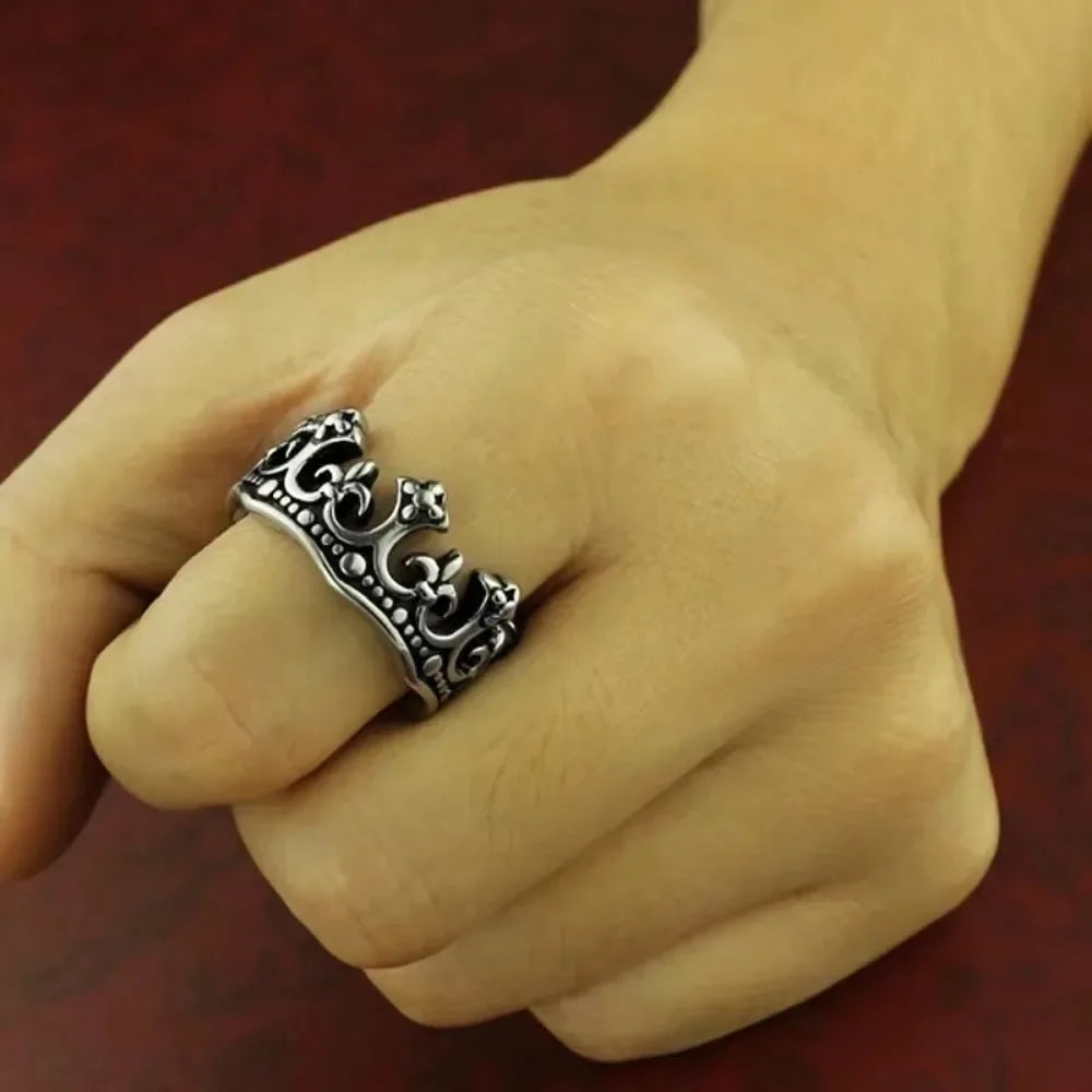 Classic Retro Crown King Ring – Unisex Punk-Inspired Fashion Jewelry for Men & Women - Image 5