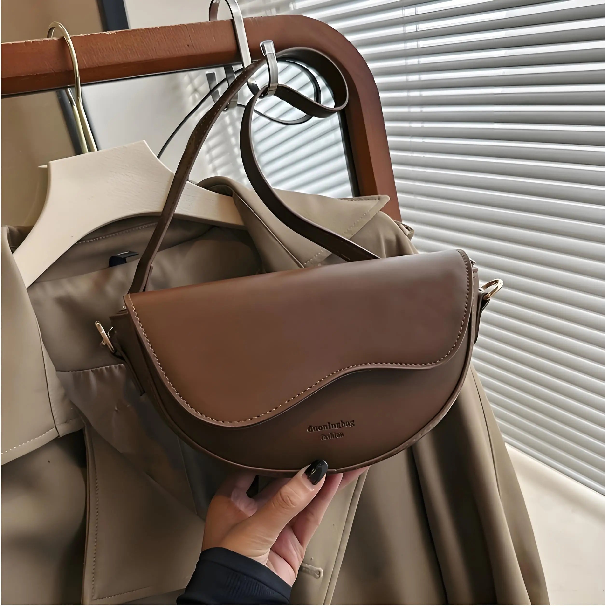2025 Trendy Women's Crossbody Saddle Bag – Minimalist Niche Fashion Underarm Shoulder Bag - Image 3